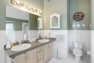 98 Summit Drive, Freehold, NJ 07728 - Photo 35