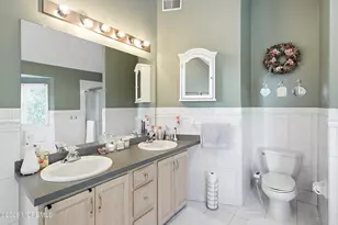 98 Summit Dr, Freehold, NJ 07728 - Photo 35