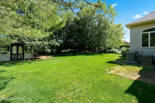 98 Summit Dr, Freehold, NJ 07728 - Photo 51