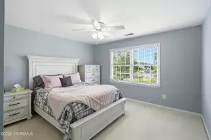 98 Summit Dr, Freehold, NJ 07728 - Photo 29