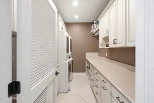 98 Summit Dr, Freehold, NJ 07728 - Photo 15