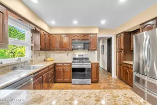 34 Kingsley Dr, Manalapan Township, NJ 07726 - Photo 35