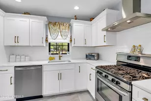 72 Clubhouse Ln, Marlboro Township, NJ 07746 - Photo 13