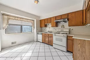 703 Merrywood Dr, Edison, NJ 08817 - Photo 15