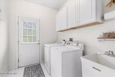 641 Kirwan Court, Freehold, NJ 07728 - Photo 23