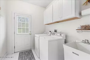 641 Kirwan Ct, Freehold, NJ 07728 - Photo 23