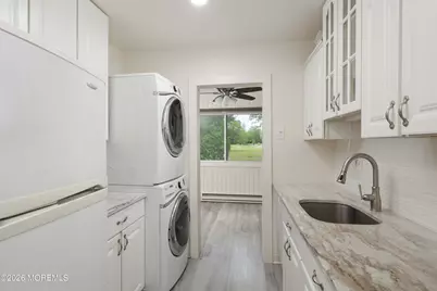 72 Berkshire Court, Red Bank, NJ 07701 - Photo 15