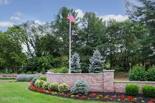 72 Berkshire Ct, Red Bank, NJ 07701 - Photo 53