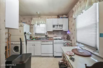 73 Belshaw Avenue, Shrewsbury, NJ 07724 - Photo 9