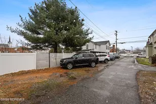 11 Main St, Englishtown, NJ 07726 - Photo 17