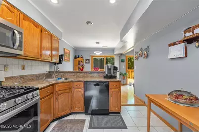 73 Malibu Drive, Eatontown, NJ 07724 - Photo 17