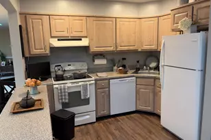 10D Lexington Ct, Red Bank, NJ 07701 - Photo 5