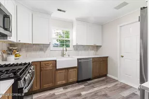 16 Pagoda Ln, Freehold, NJ 07728 - Photo 17
