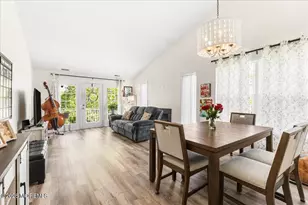 16 Pagoda Ln, Freehold, NJ 07728 - Photo 7