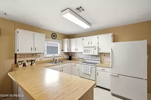 7 Canaries Ct, Toms River Township, NJ 08757 - Photo 5