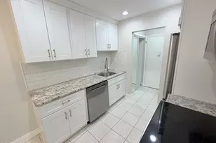 35 Amberly Dr, Manalapan Township, NJ 07726 - Photo 3