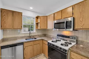 7 Kingston Close, Freehold, NJ 07728 - Photo 11