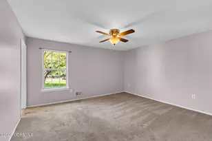 7 Kingston Close, Freehold, NJ 07728 - Photo 17
