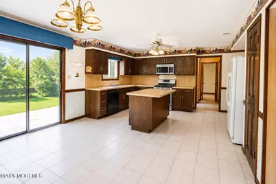 19 Scott Drive, Morganville, NJ 07751 - Photo 7