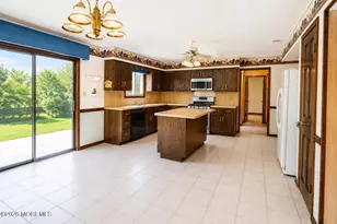 19 Scott Dr, Morganville, NJ 07751 - Photo 7