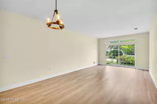 146 Greenlawns Dr, Lakewood, NJ 08701 - Photo 9