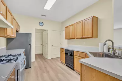 146 Greenlawns Drive, Lakewood, NJ 08701 - Photo 11