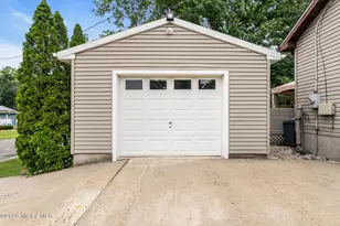 812 Beacon St, Toms River Township, NJ 08757 - Photo 5