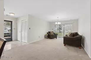 437 Hampton Ct, Manalapan Township, NJ 07726 - Photo 11