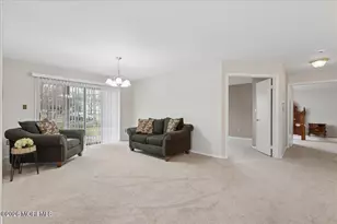 437 Hampton Ct, Manalapan Township, NJ 07726 - Photo 7