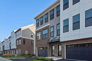 10 Mariveles Wy, Tinton Falls, NJ 07724 - Photo 3