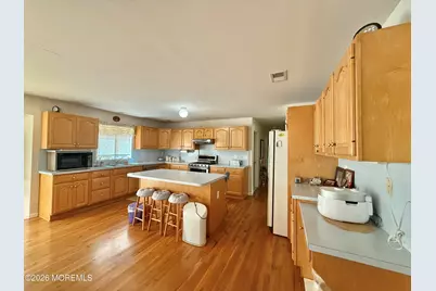 6 Seaman Road, Freehold, NJ 07728 - Photo 9
