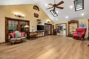 827 Holmdel Rd, Holmdel, NJ 07733 - Photo 11