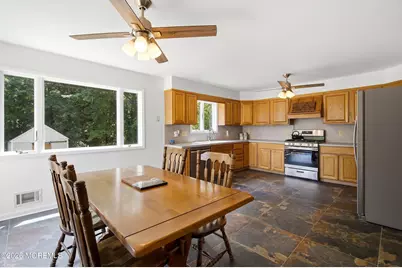 17 Millbrook Drive, Middletown, NJ 07748 - Photo 9