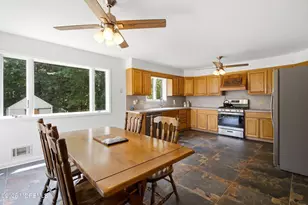 17 Millbrook Dr, Middletown, NJ 07748 - Photo 9