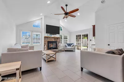 85 Roosevelt Circle E, Red Bank, NJ 07701 - Photo 3