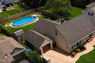 85 Roosevelt Cir E, Red Bank, NJ 07701 - Photo 1