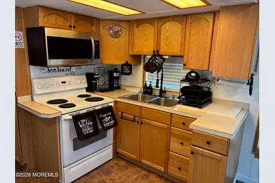 724 Monmouth Road #14, Cream Ridge, NJ 08514 - Photo 9