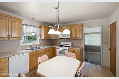 15 Tamarack Drive, Manalapan Township, NJ 07726 - Photo 9