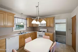 15 Tamarack Dr, Manalapan Township, NJ 07726 - Photo 9
