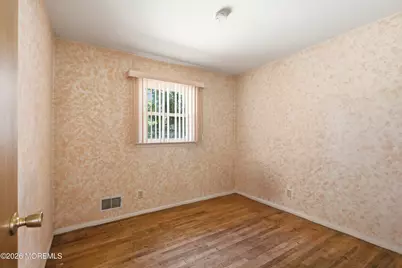 15 Tamarack Drive, Manalapan Township, NJ 07726 - Photo 11