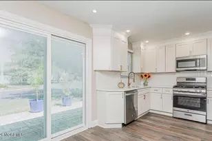 13 Gatley Close, Freehold, NJ 07728 - Photo 5