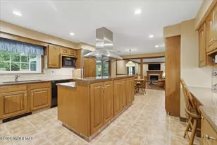 1 Marlboro St, Morganville, NJ 07751 - Photo 7