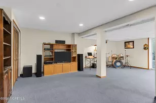 8 Colleen Way, Neptune Township, NJ 07753 - Photo 47