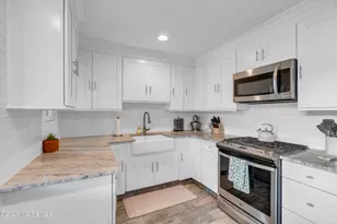 21 Carol Ct, Tinton Falls, NJ 07724 - Photo 3