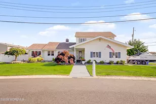 212 Riviera Dr, Toms River Township, NJ 08753 - Photo 1