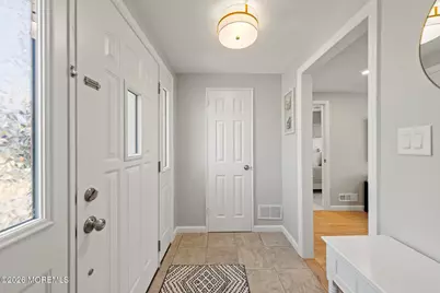 522 Mackey Avenue, Belford, NJ 07718 - Photo 5