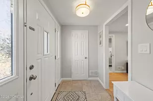 522 Mackey Ave, Belford, NJ 07718 - Photo 5
