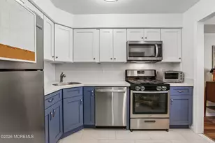233 Perth Hill Ct, Aberdeen Township, NJ 07747 - Photo 3