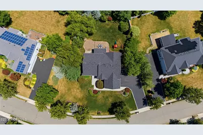 204 Independence Way, Morganville, NJ 07751 - Photo 69