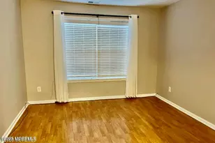 102 Wedgewood Cir, Belford, NJ 07718 - Photo 13